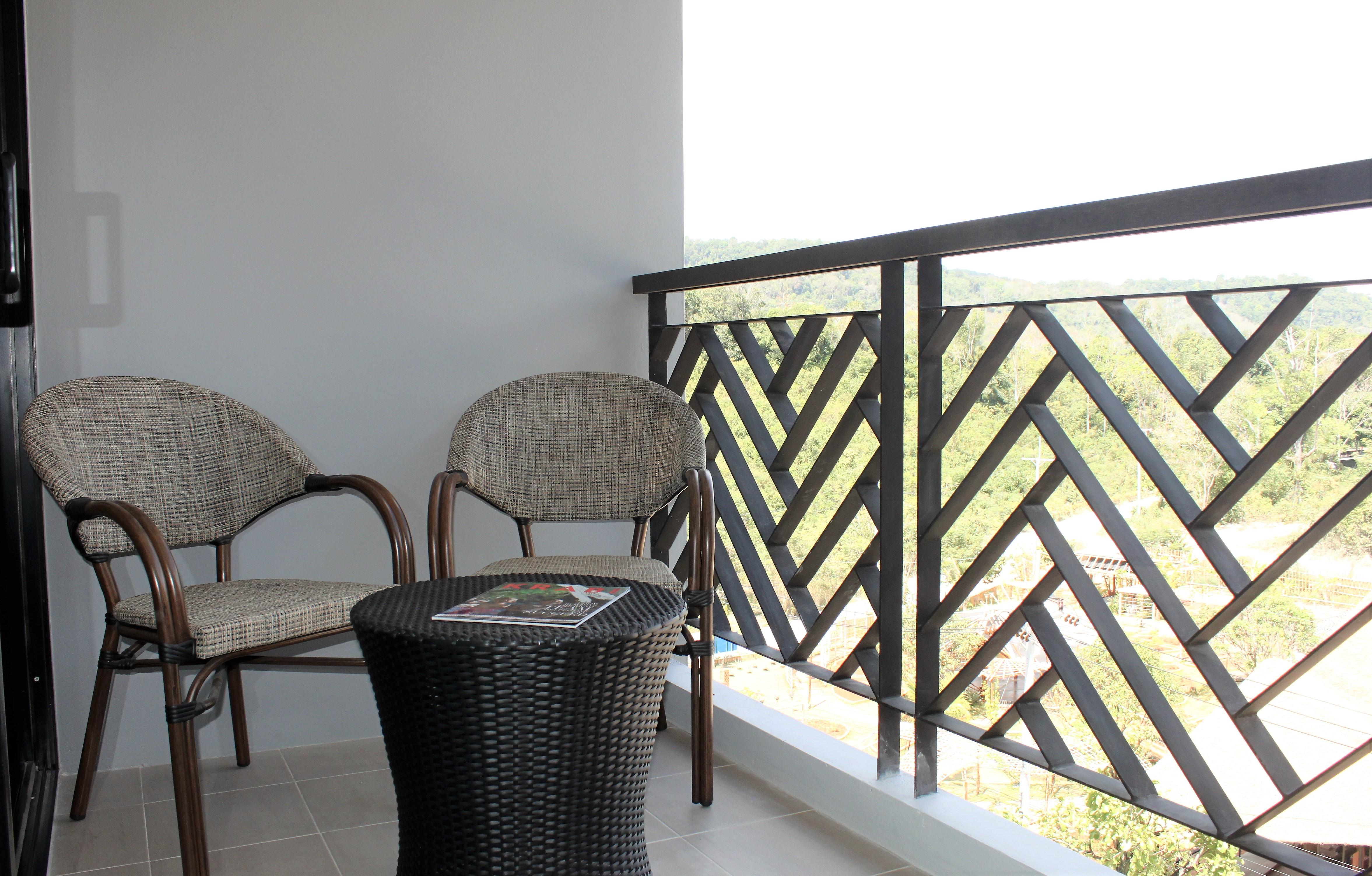 Anana Ecological Resort Krabi - Sha Extra Plus Ao Nang Exterior foto A balcony with a view of the hills