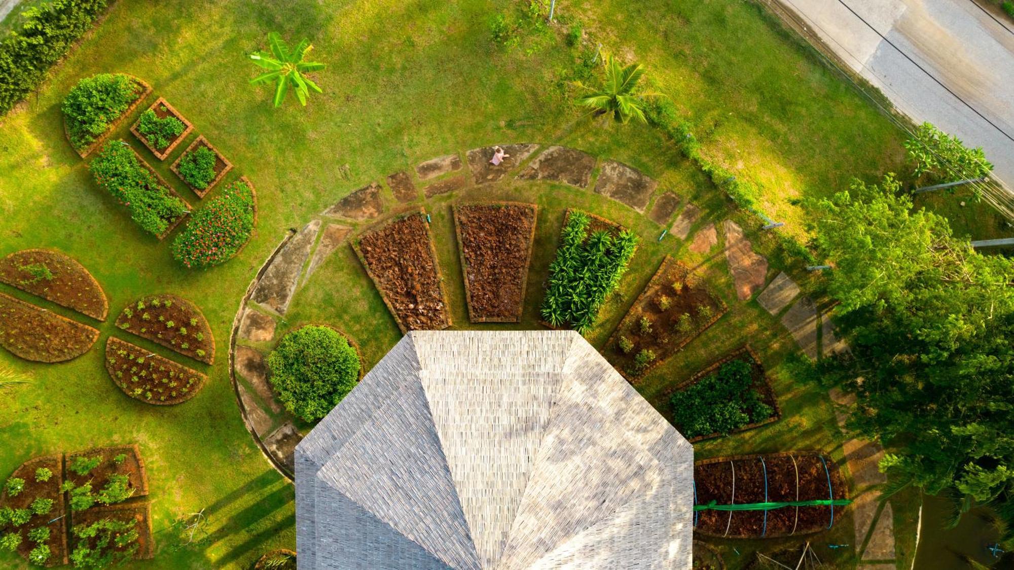 Anana Ecological Resort Krabi - Sha Extra Plus Ao Nang Exterior foto Spiral staircase